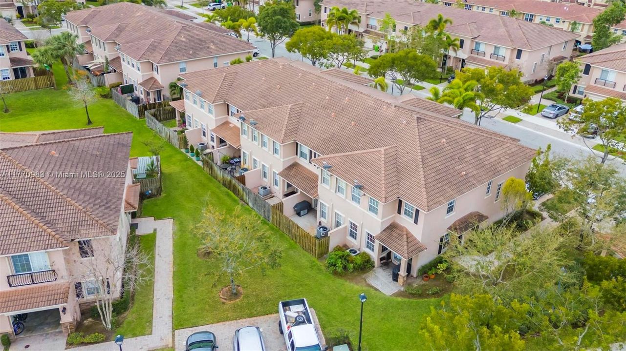 Recently Sold: $520,000 (3 beds, 2 baths, 1980 Square Feet)