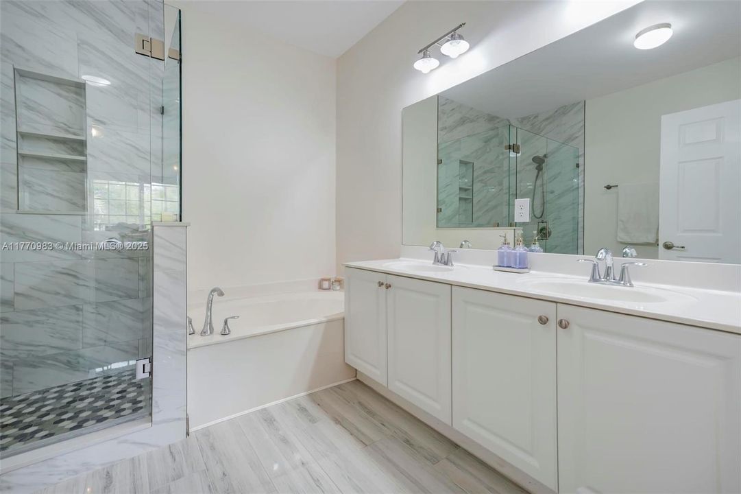 Recently Sold: $520,000 (3 beds, 2 baths, 1980 Square Feet)