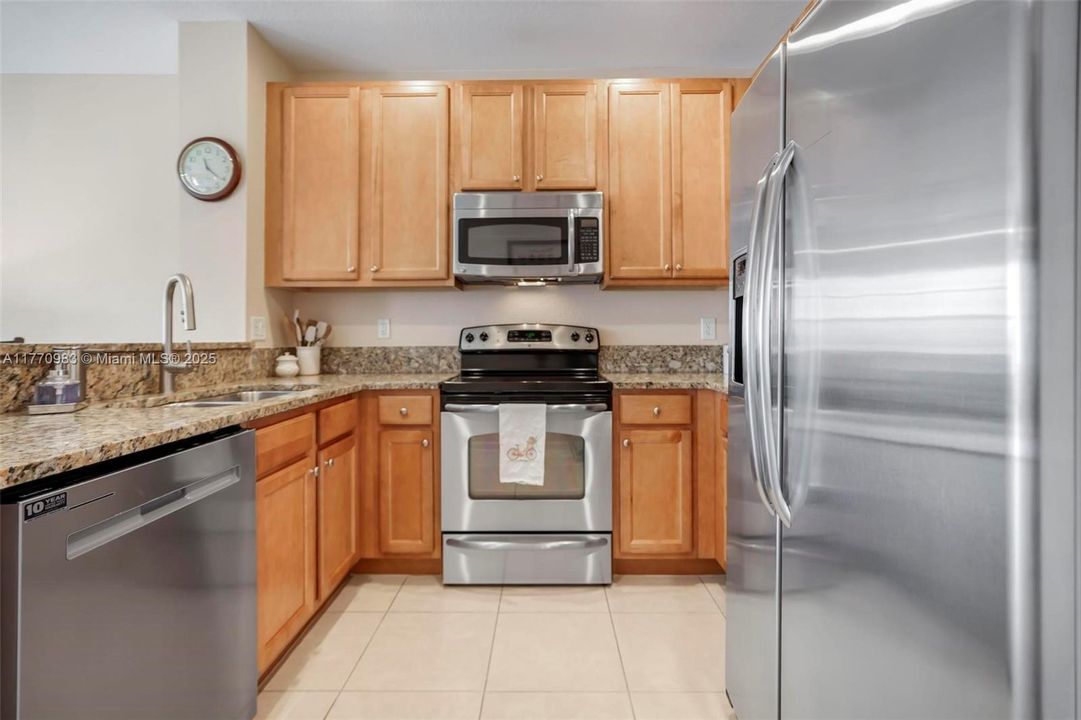 Recently Sold: $520,000 (3 beds, 2 baths, 1980 Square Feet)