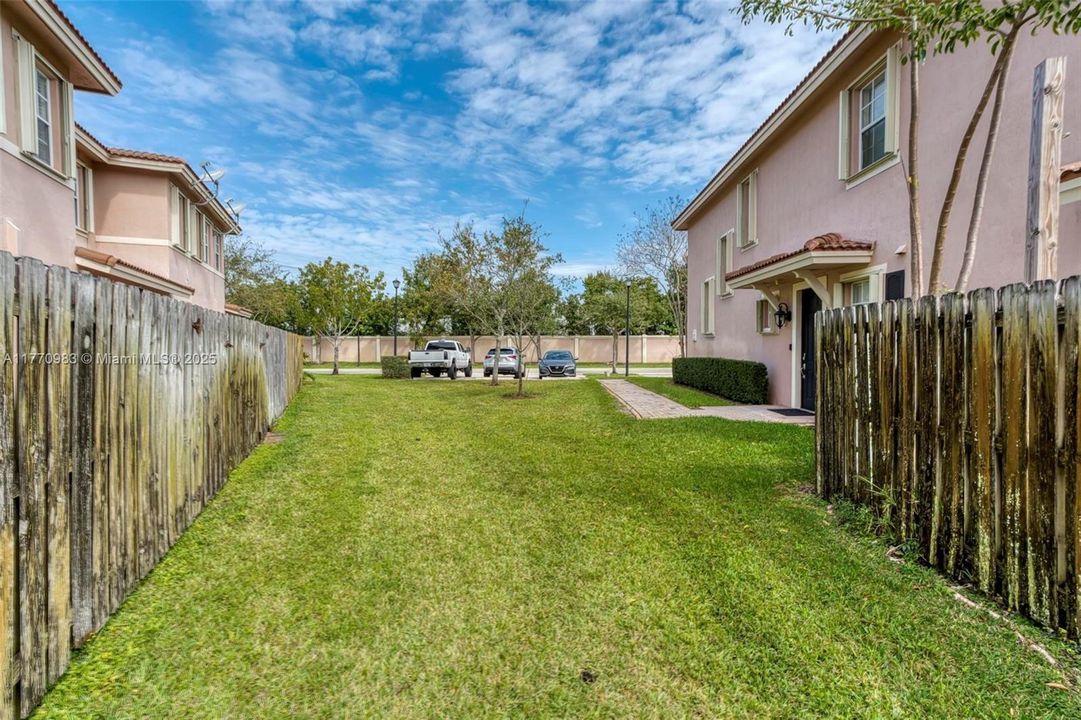 Recently Sold: $520,000 (3 beds, 2 baths, 1980 Square Feet)