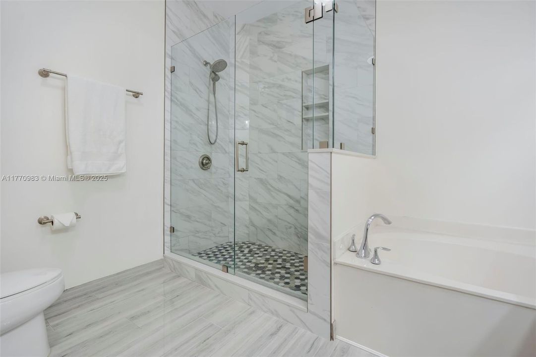 Recently Sold: $520,000 (3 beds, 2 baths, 1980 Square Feet)