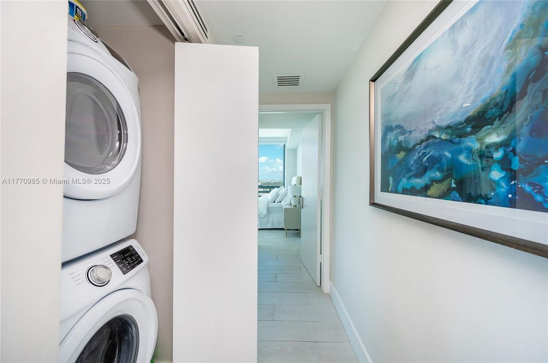 For Sale: $1,290,000 (3 beds, 2 baths, 1395 Square Feet)