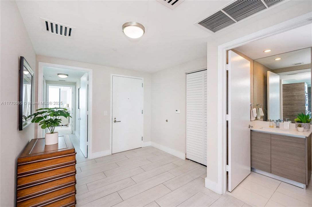 For Sale: $1,290,000 (3 beds, 2 baths, 1395 Square Feet)