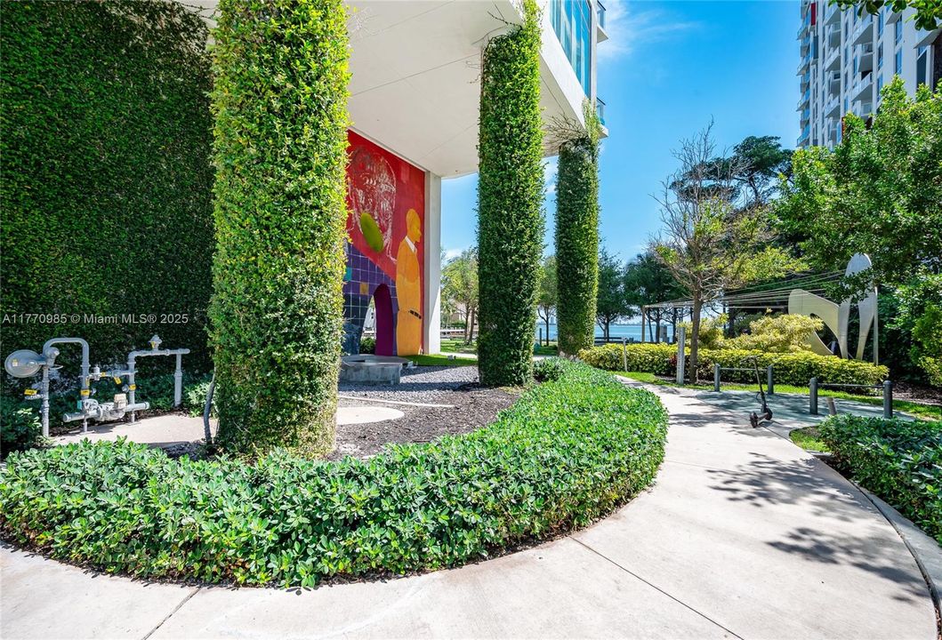 For Sale: $1,290,000 (3 beds, 2 baths, 1395 Square Feet)