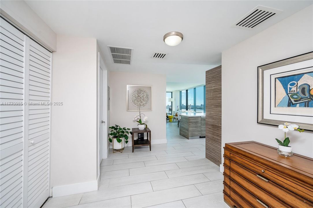 For Sale: $1,290,000 (3 beds, 2 baths, 1395 Square Feet)