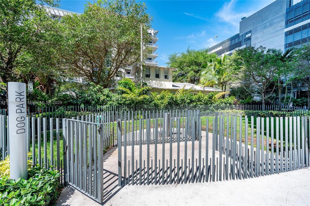 For Sale: $1,290,000 (3 beds, 2 baths, 1395 Square Feet)