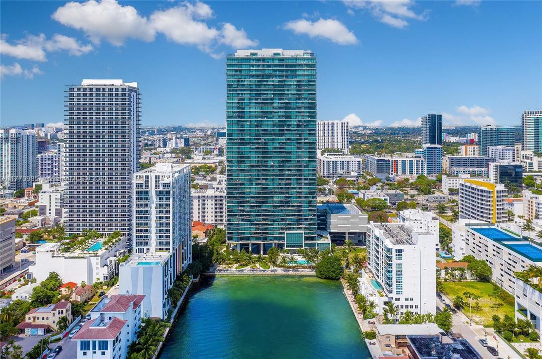 For Sale: $1,290,000 (3 beds, 2 baths, 1395 Square Feet)