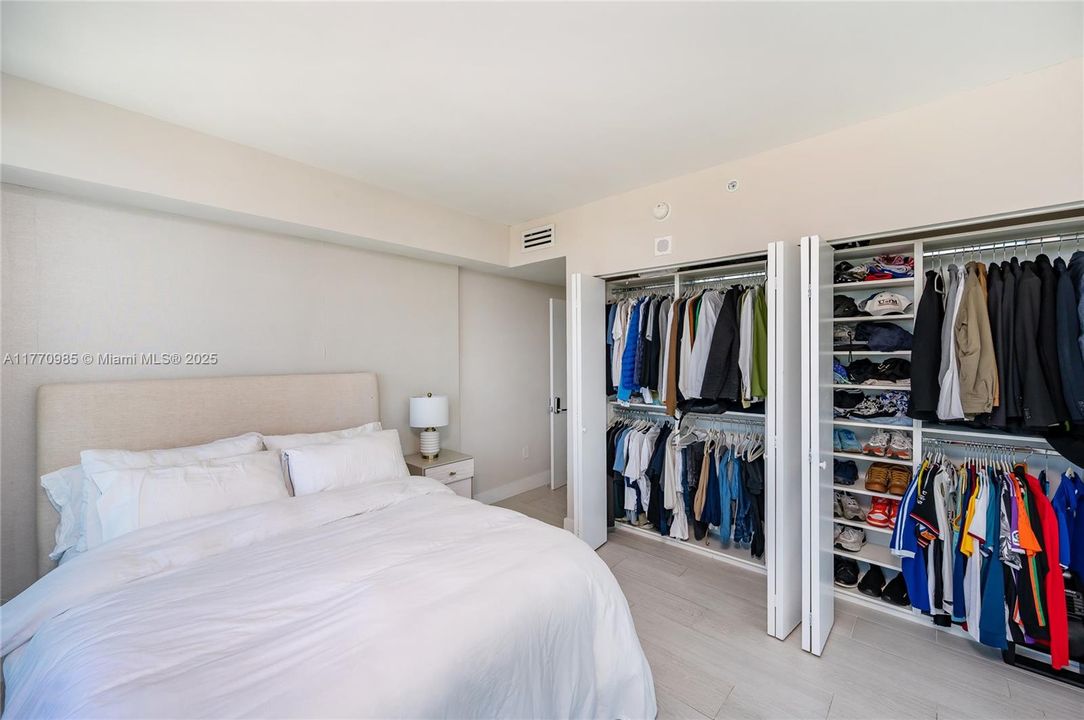 For Sale: $1,290,000 (3 beds, 2 baths, 1395 Square Feet)