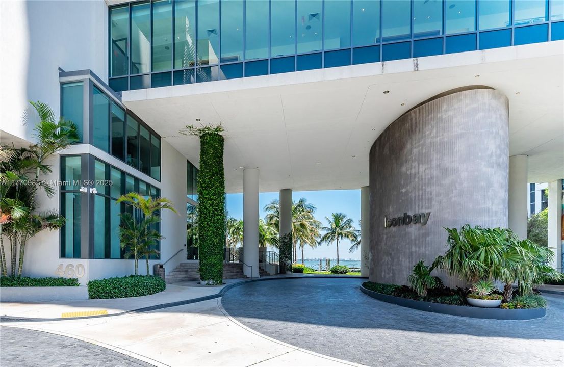 For Sale: $1,290,000 (3 beds, 2 baths, 1395 Square Feet)