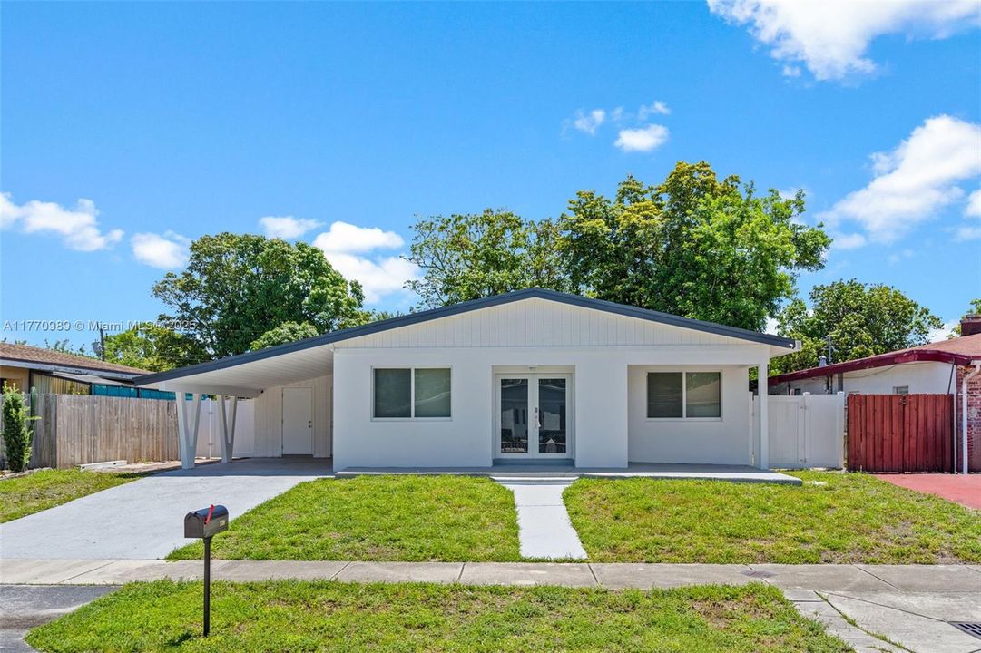 Недавно арендовано: $3,999 (4 спален, 2 ванн, 1973 Квадратных фут)