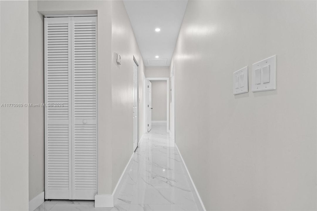 Недавно арендовано: $3,999 (4 спален, 2 ванн, 1973 Квадратных фут)