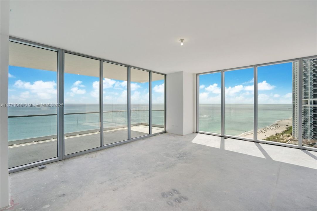 Living room area Direct  East and South Ocean views