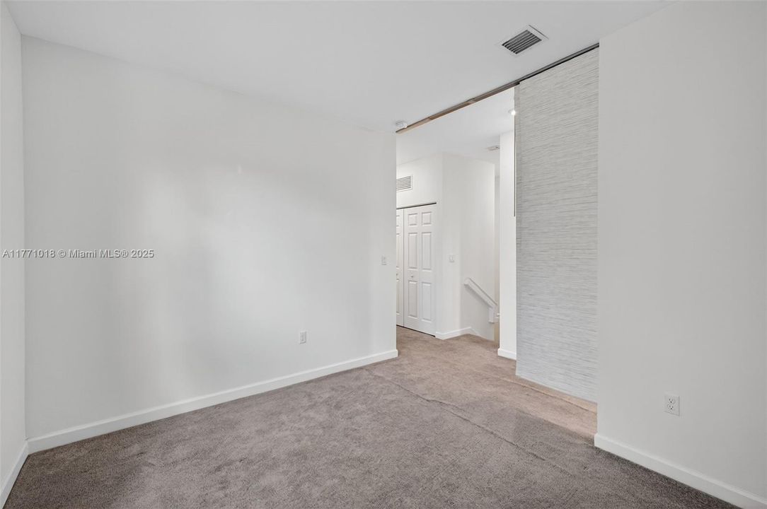 Недавно продано: $535,000 (3 спален, 2 ванн, 1863 Квадратных фут)