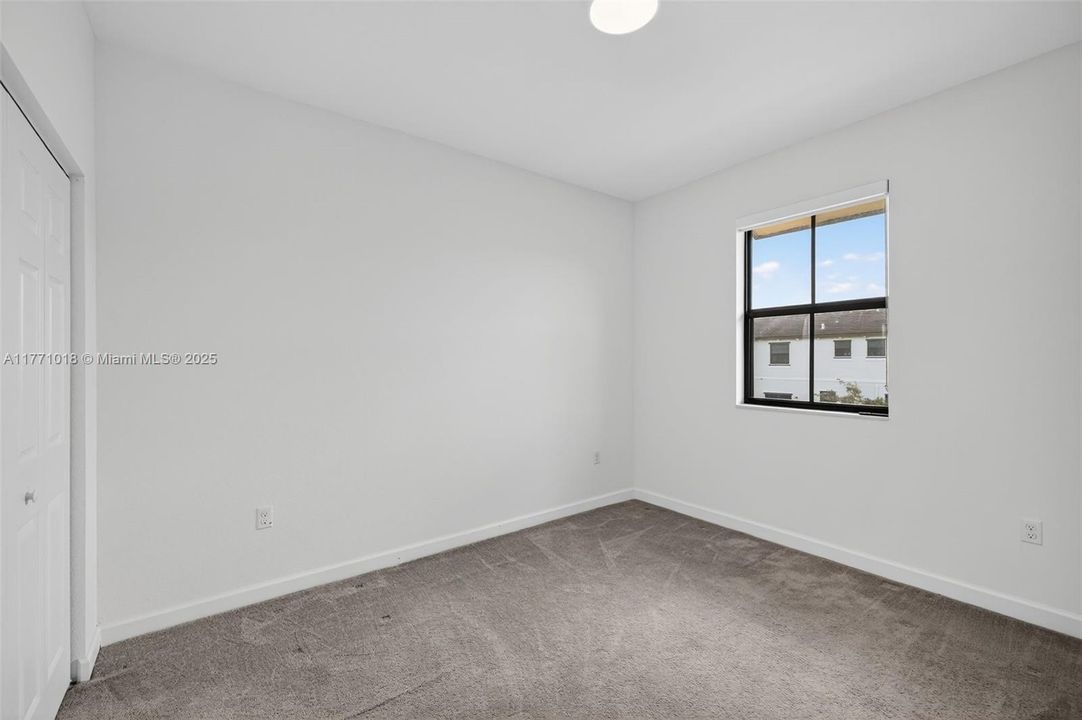 Недавно продано: $535,000 (3 спален, 2 ванн, 1863 Квадратных фут)