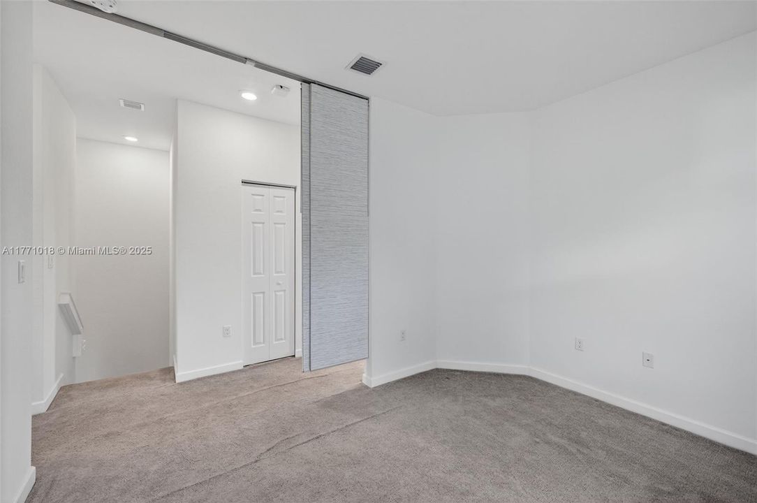 Недавно продано: $535,000 (3 спален, 2 ванн, 1863 Квадратных фут)