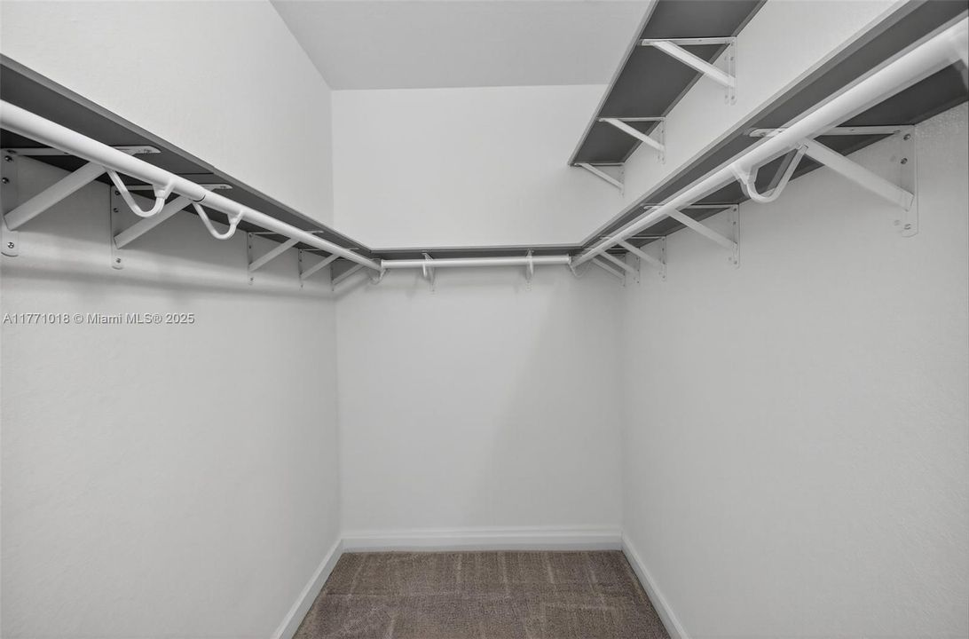 Недавно продано: $535,000 (3 спален, 2 ванн, 1863 Квадратных фут)