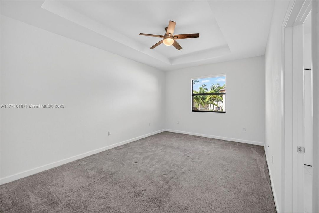 Недавно продано: $535,000 (3 спален, 2 ванн, 1863 Квадратных фут)