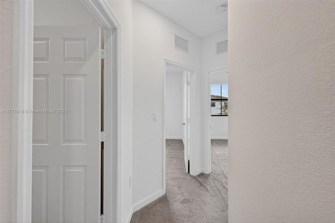 Недавно продано: $535,000 (3 спален, 2 ванн, 1863 Квадратных фут)