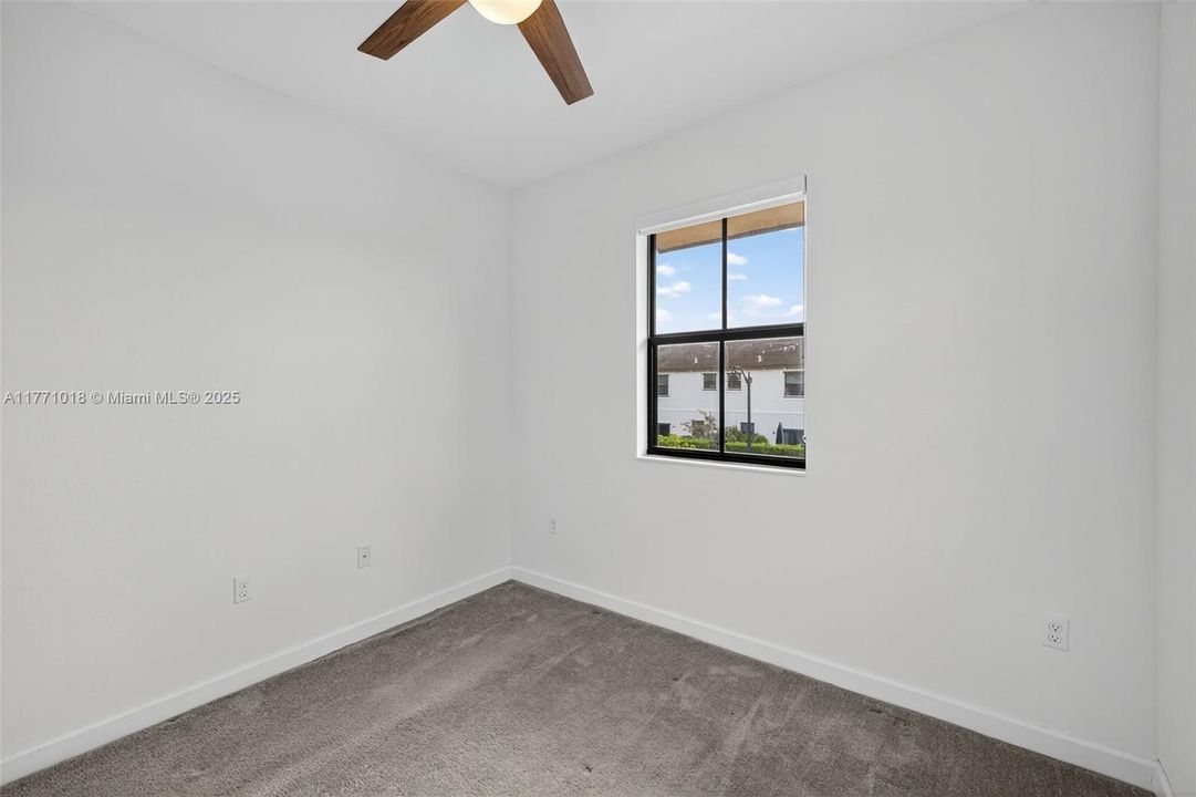 Недавно продано: $535,000 (3 спален, 2 ванн, 1863 Квадратных фут)