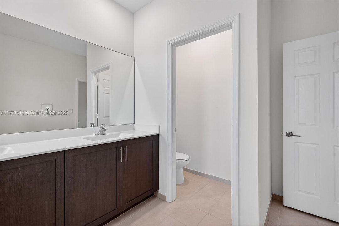 Недавно продано: $535,000 (3 спален, 2 ванн, 1863 Квадратных фут)