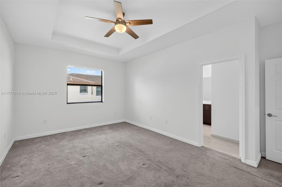 Недавно продано: $535,000 (3 спален, 2 ванн, 1863 Квадратных фут)