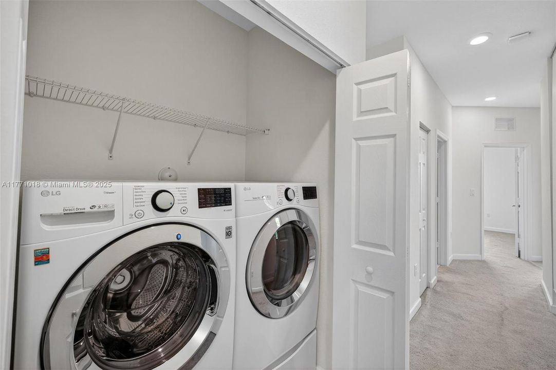 Недавно продано: $535,000 (3 спален, 2 ванн, 1863 Квадратных фут)