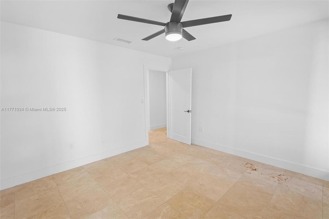 最近售出: $1,350,000 (3 贝兹, 2 浴室, 2919 平方英尺)