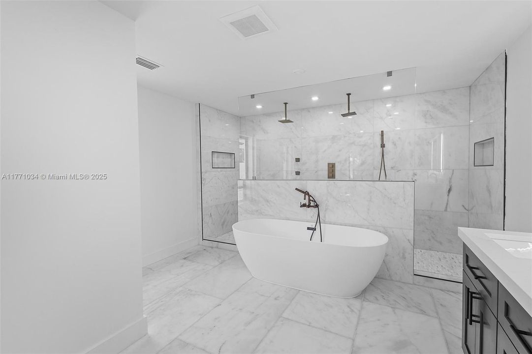 最近售出: $1,350,000 (3 贝兹, 2 浴室, 2919 平方英尺)