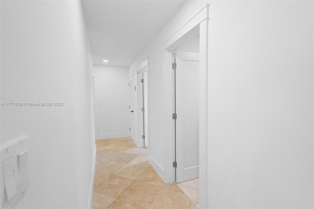 最近售出: $1,350,000 (3 贝兹, 2 浴室, 2919 平方英尺)