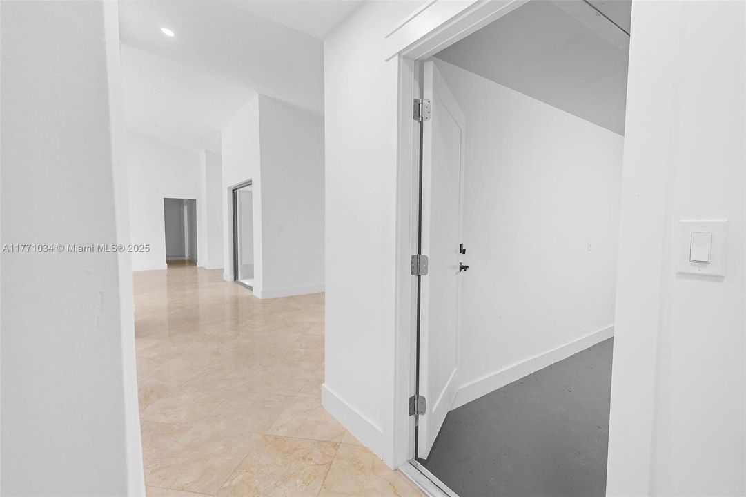 最近售出: $1,350,000 (3 贝兹, 2 浴室, 2919 平方英尺)