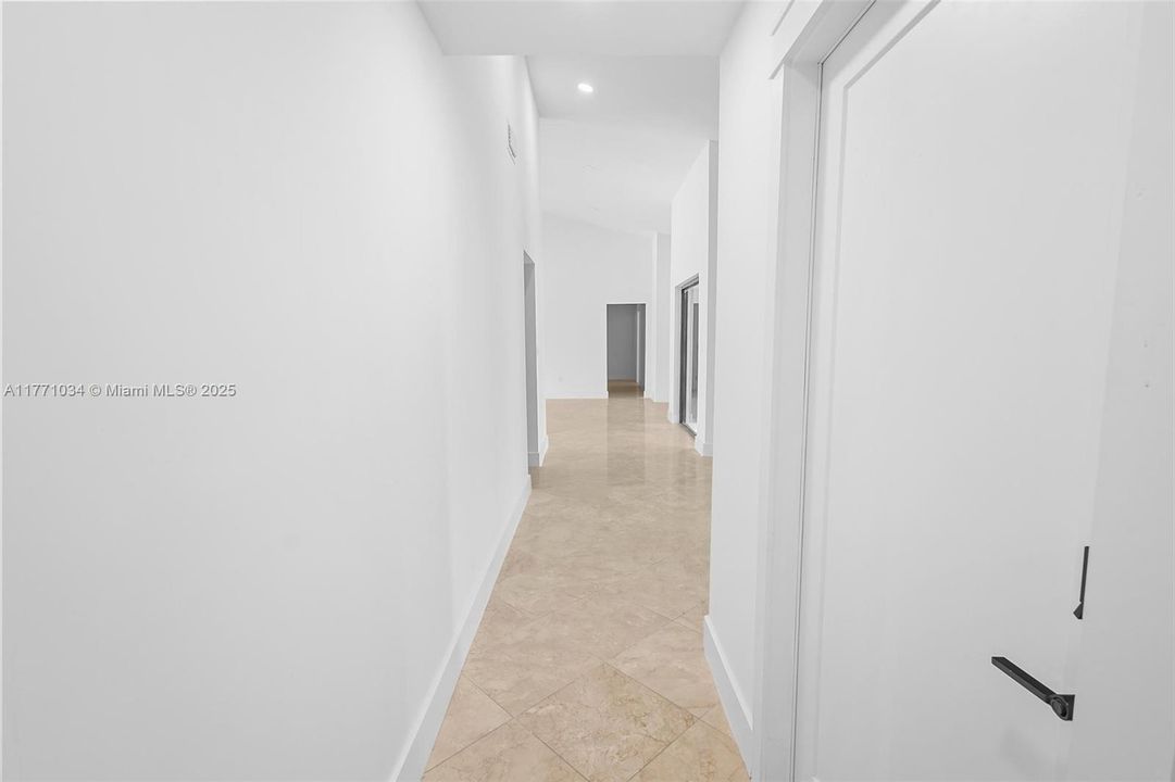 最近售出: $1,350,000 (3 贝兹, 2 浴室, 2919 平方英尺)