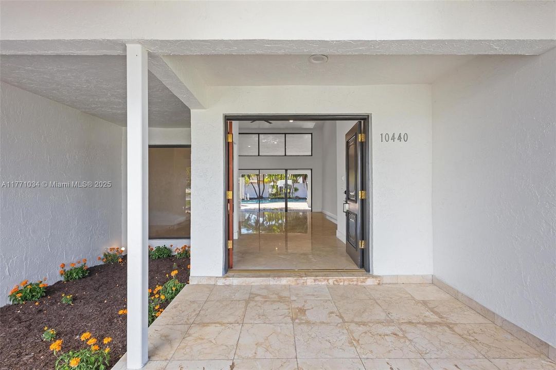 最近售出: $1,350,000 (3 贝兹, 2 浴室, 2919 平方英尺)