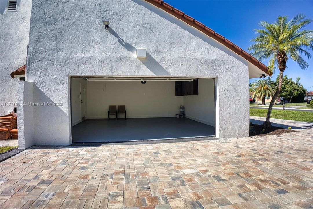 最近售出: $1,350,000 (3 贝兹, 2 浴室, 2919 平方英尺)