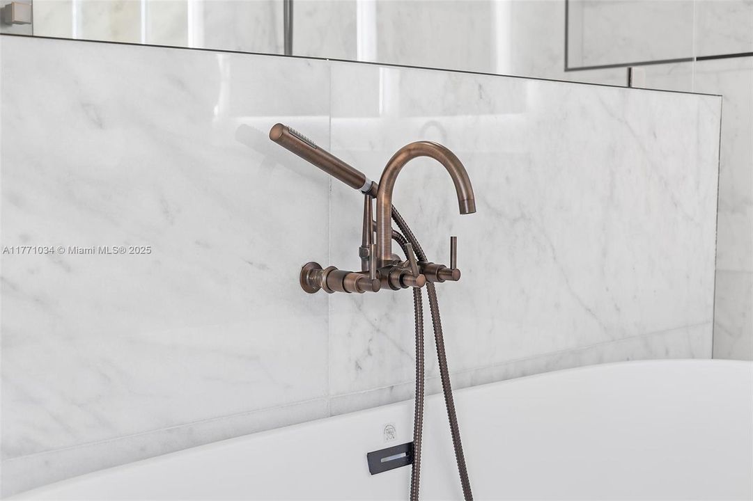 最近售出: $1,350,000 (3 贝兹, 2 浴室, 2919 平方英尺)