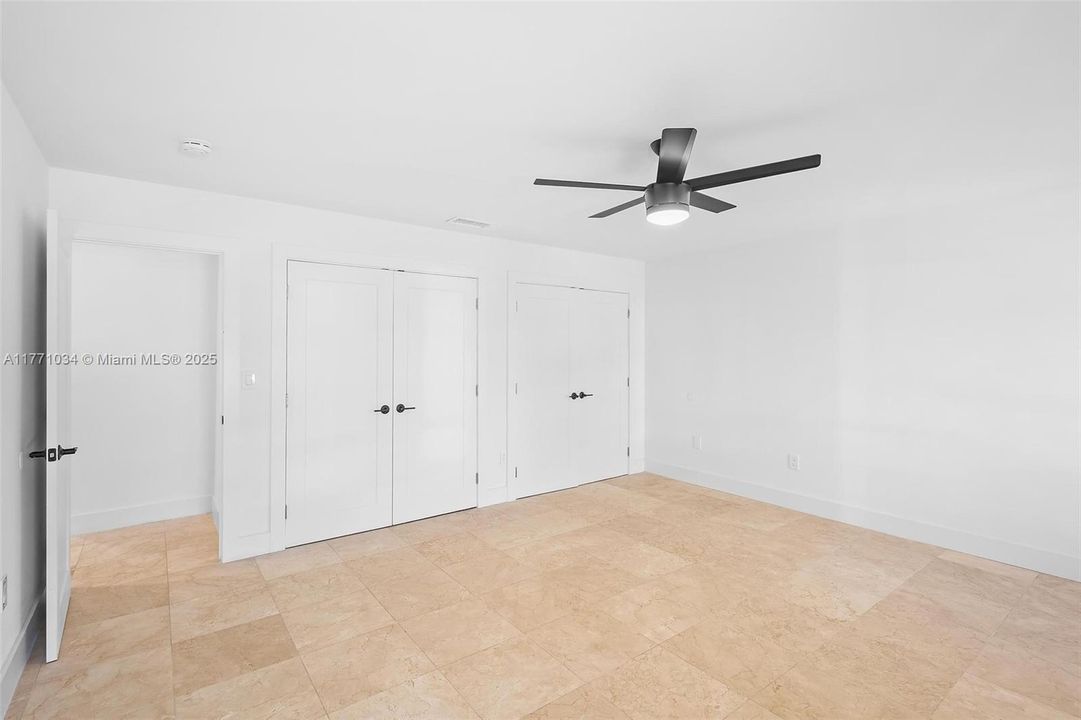 最近售出: $1,350,000 (3 贝兹, 2 浴室, 2919 平方英尺)