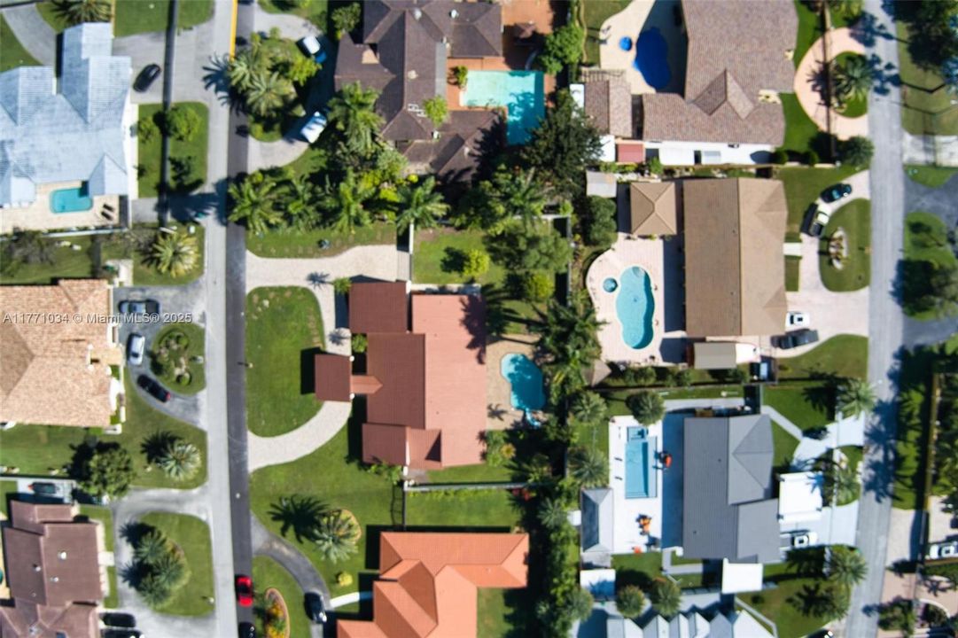 最近售出: $1,350,000 (3 贝兹, 2 浴室, 2919 平方英尺)