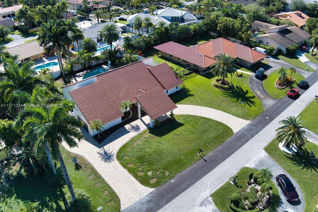 最近售出: $1,350,000 (3 贝兹, 2 浴室, 2919 平方英尺)