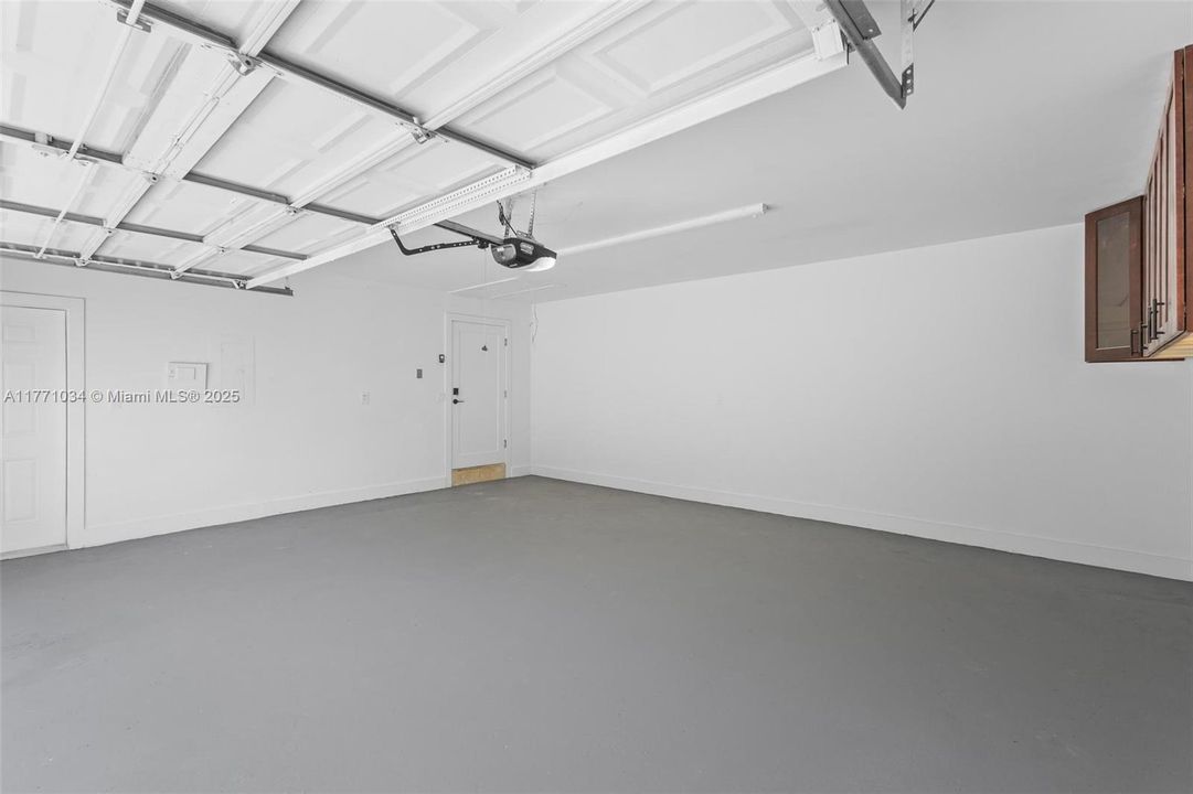 最近售出: $1,350,000 (3 贝兹, 2 浴室, 2919 平方英尺)