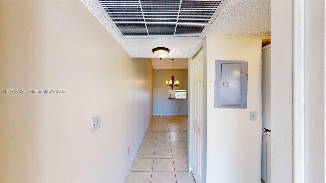 Recently Sold: $215,000 (2 beds, 2 baths, 960 Square Feet)