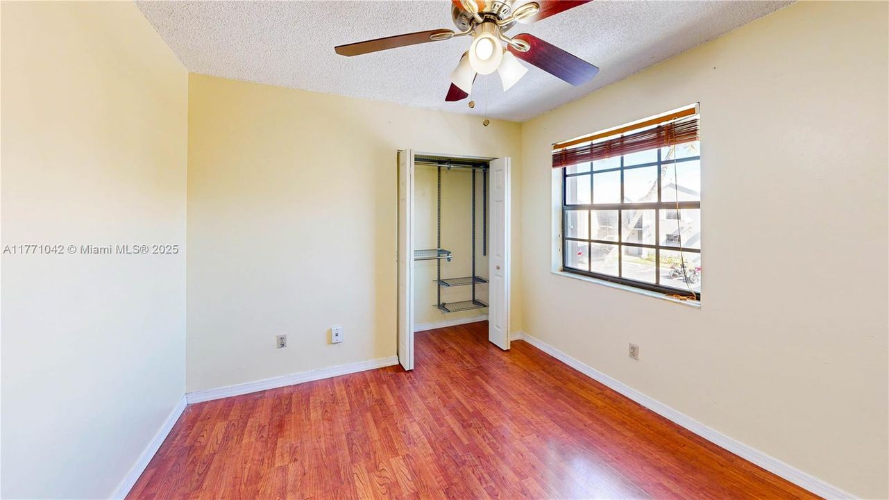 Recently Sold: $215,000 (2 beds, 2 baths, 960 Square Feet)