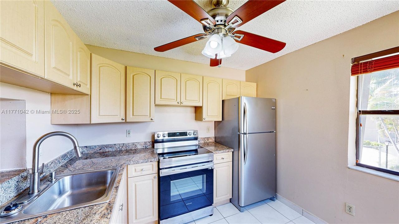 Recently Sold: $215,000 (2 beds, 2 baths, 960 Square Feet)