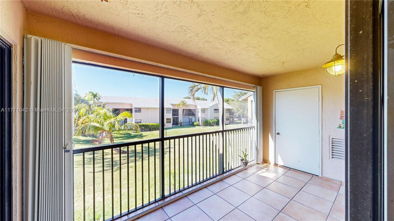 Recently Sold: $215,000 (2 beds, 2 baths, 960 Square Feet)