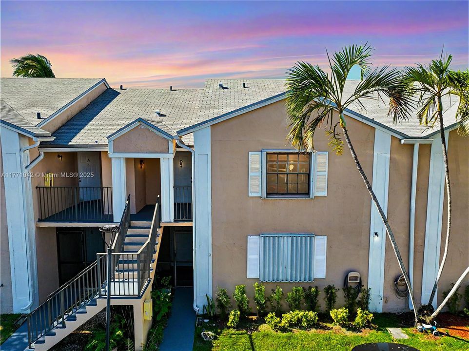 Recently Sold: $215,000 (2 beds, 2 baths, 960 Square Feet)