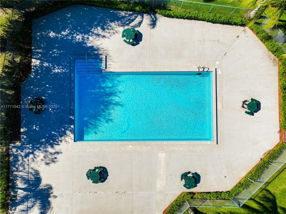 Recently Sold: $215,000 (2 beds, 2 baths, 960 Square Feet)