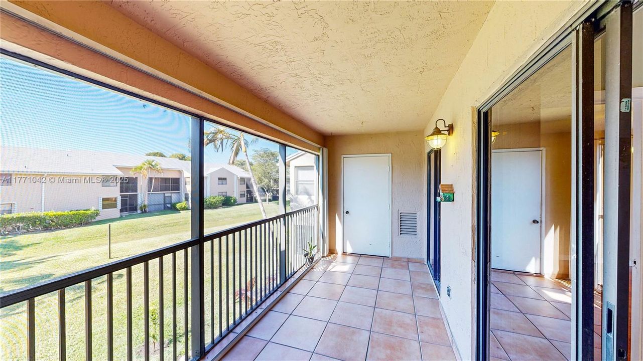 Recently Sold: $215,000 (2 beds, 2 baths, 960 Square Feet)