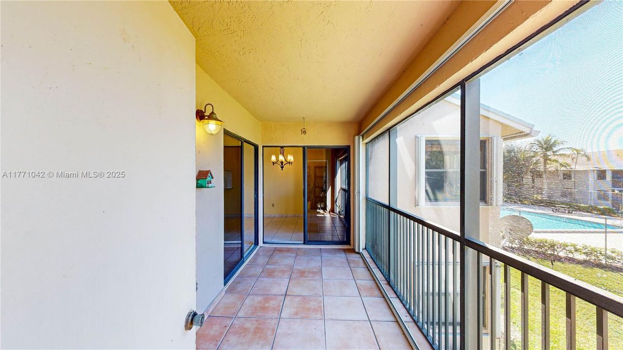 Recently Sold: $215,000 (2 beds, 2 baths, 960 Square Feet)