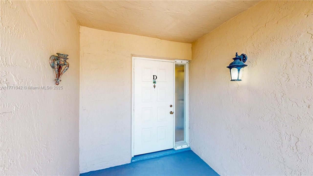 Recently Sold: $215,000 (2 beds, 2 baths, 960 Square Feet)