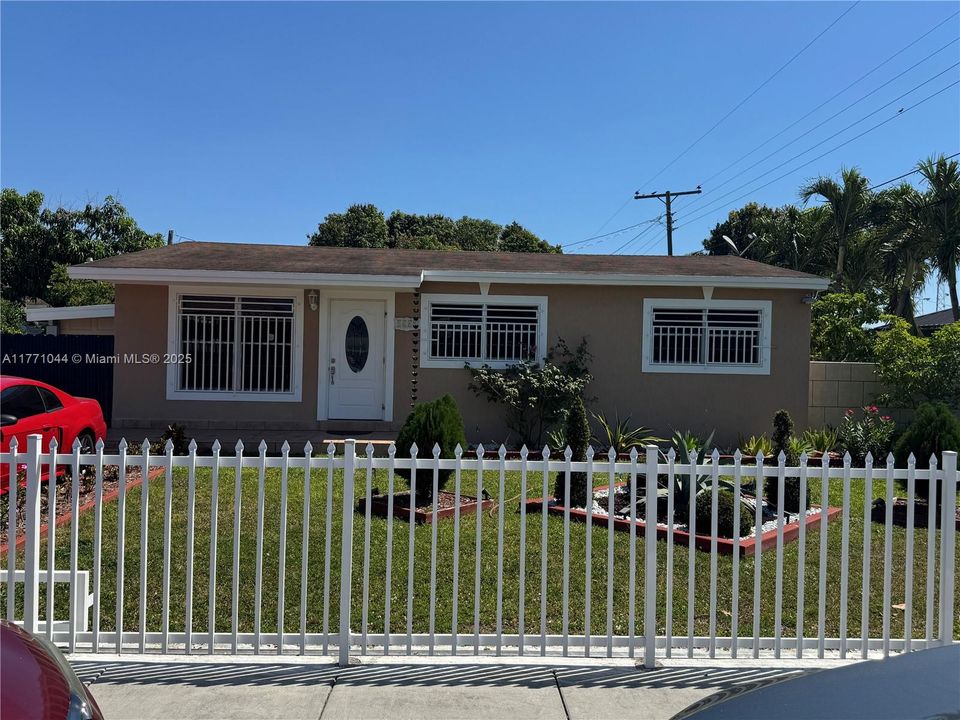 Recently Sold: $605,000 (3 beds, 2 baths, 1128 Square Feet)