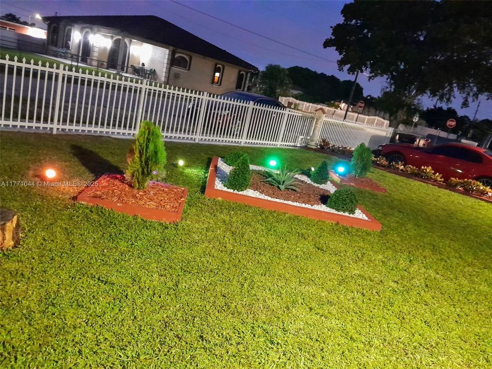 Recently Sold: $605,000 (3 beds, 2 baths, 1128 Square Feet)