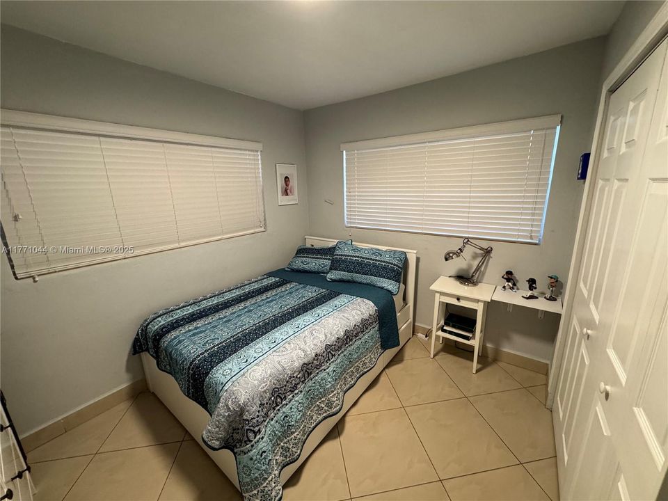 Recently Sold: $605,000 (3 beds, 2 baths, 1128 Square Feet)